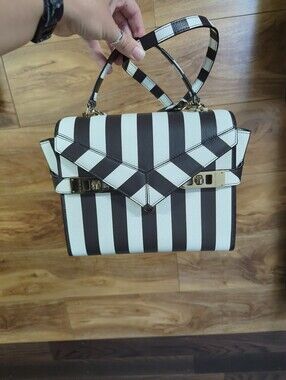 Henri Bendel